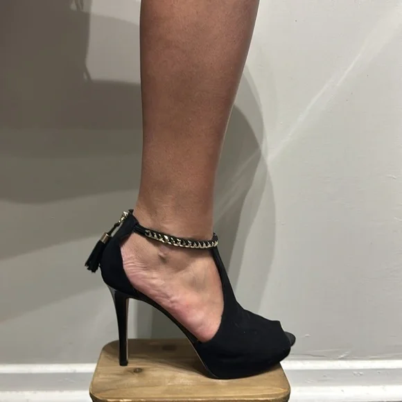 White House Black Market Black Heels with Open Toe Design and Textured Fabric - Picture 3 of 10